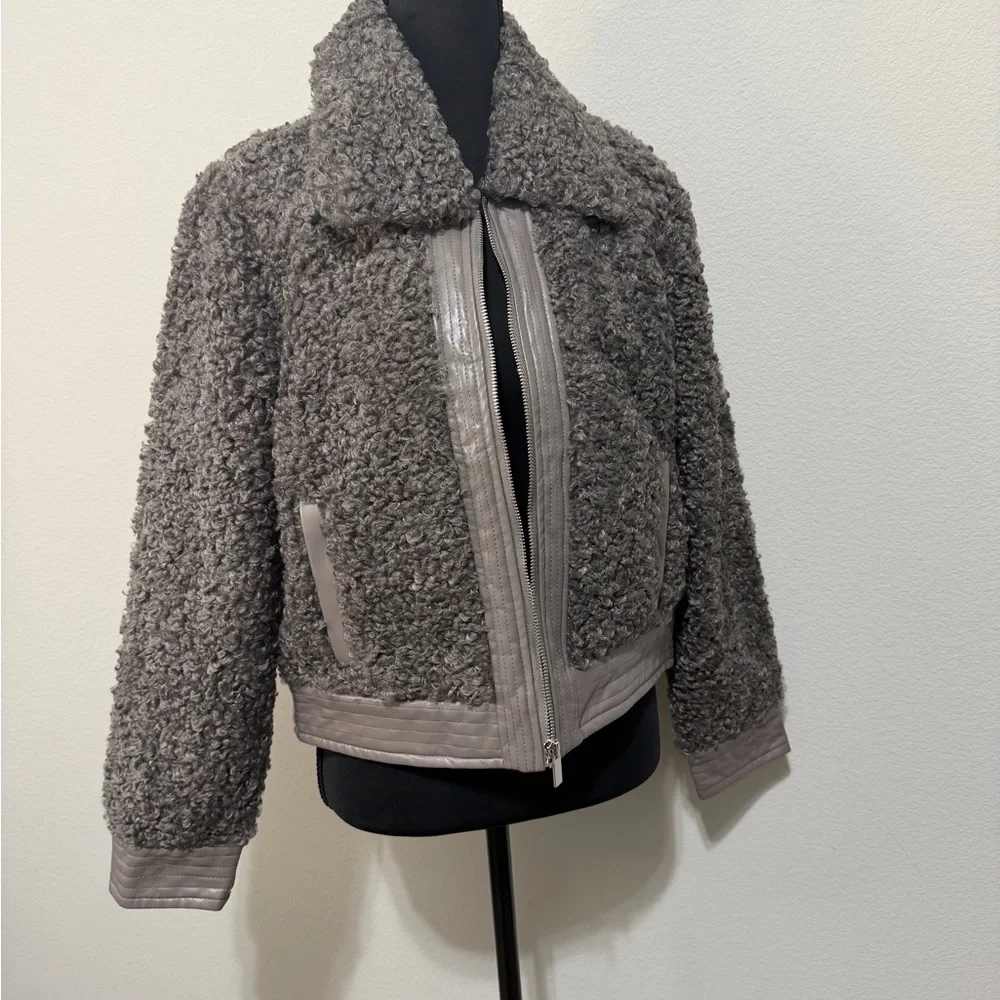 🔥SALE🔥NWT Gabrielle Union Gray Teddy Jacket W2